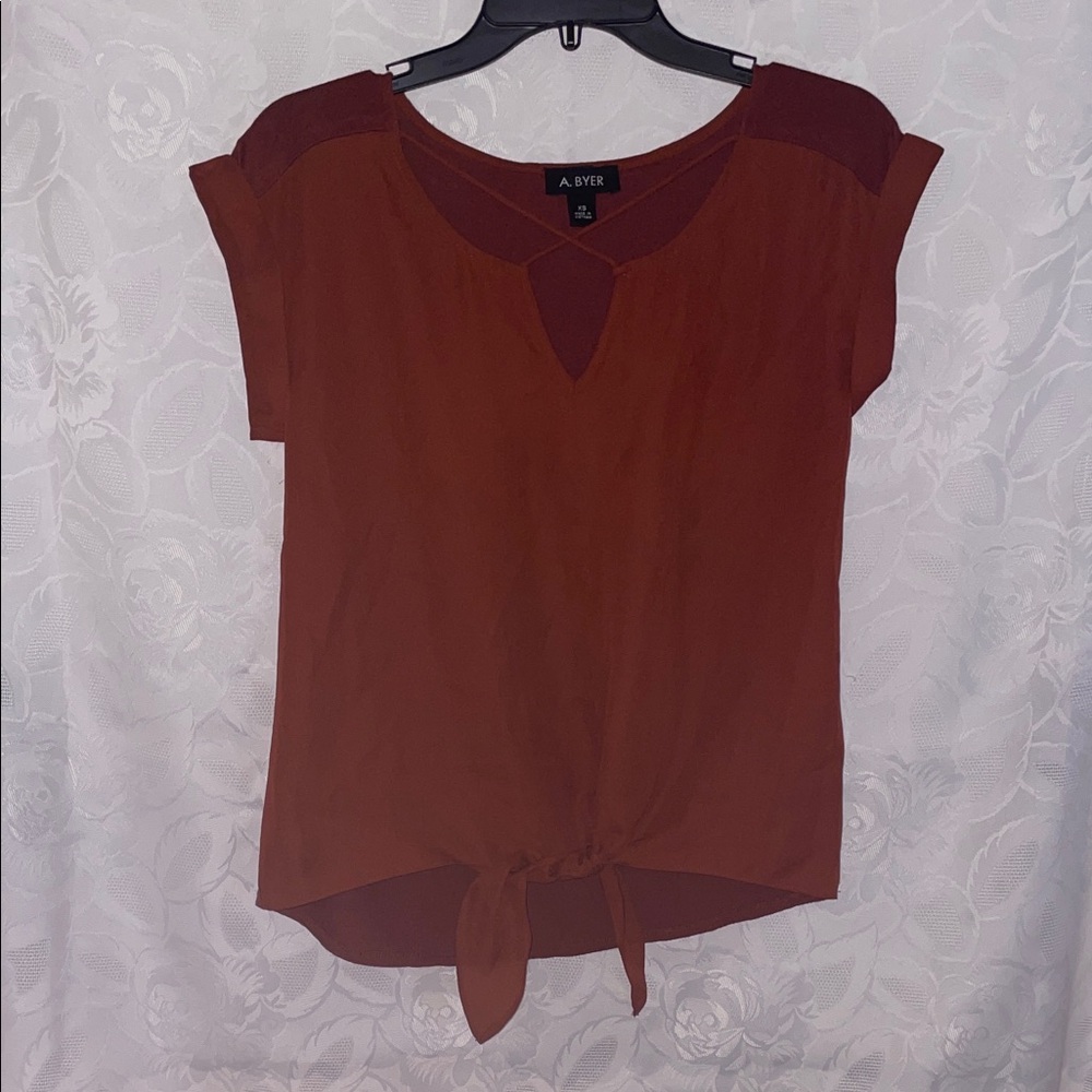 A. Byer Rust Tie-Front Cap Sleeve Blouse